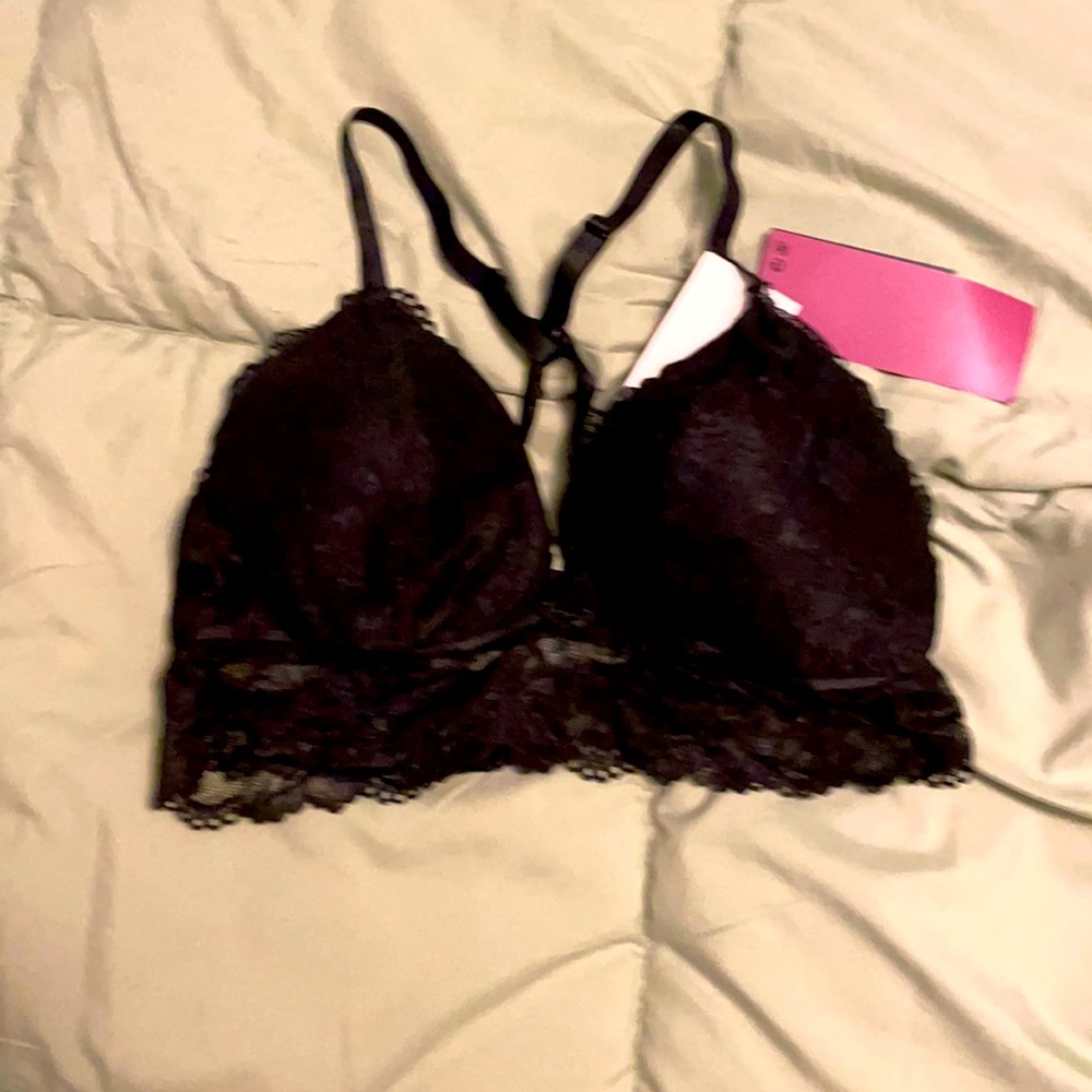 Brand new padded no wire bra color black crisscross back